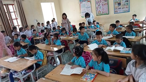 tạp làm học sinh tiểu học.jpg