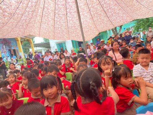 sân trường.jpg